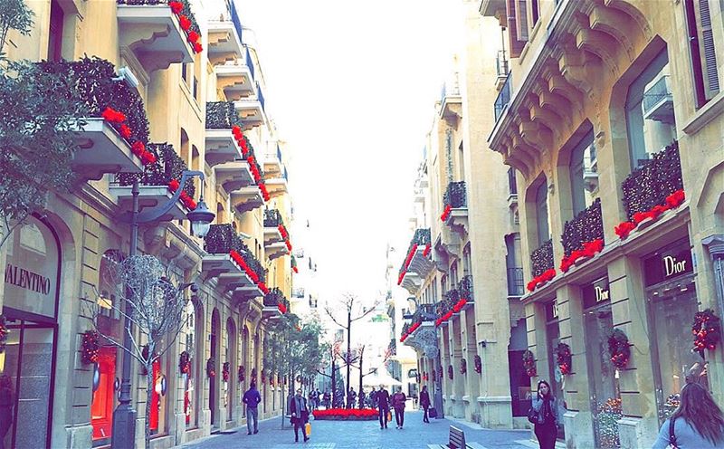  Christmas spirit in  Beirut 🔴  livelovebeirut  livelovelebanon ... (Beirut Souks)