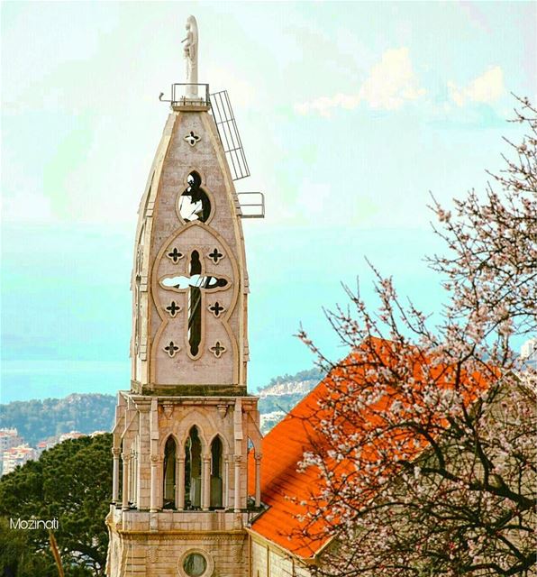  church christ lebanon ig_myshots ig_myshot sunday pray prayer composition... (Beït Chabâb, Mont-Liban, Lebanon)