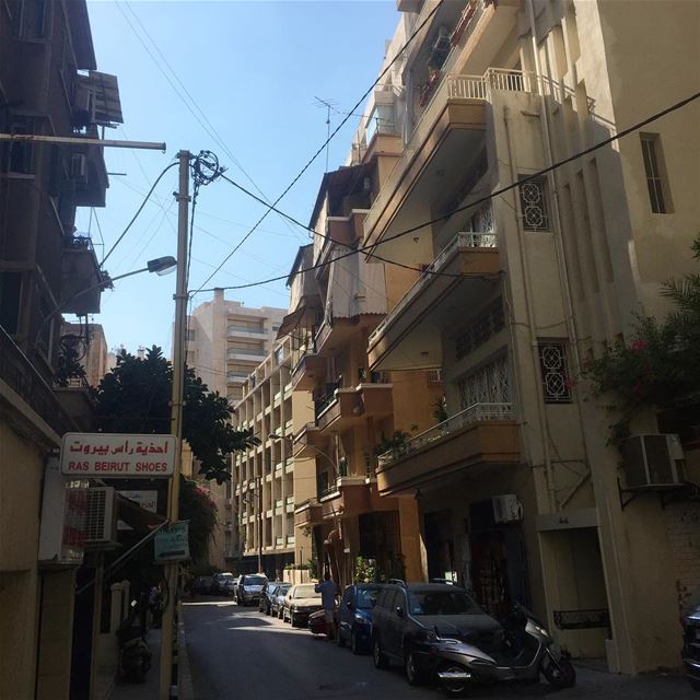  city  street  hamra  beirutconnected  beiruting  beirut  lebanon ... (Hamra, Beyrouth, Lebanon)