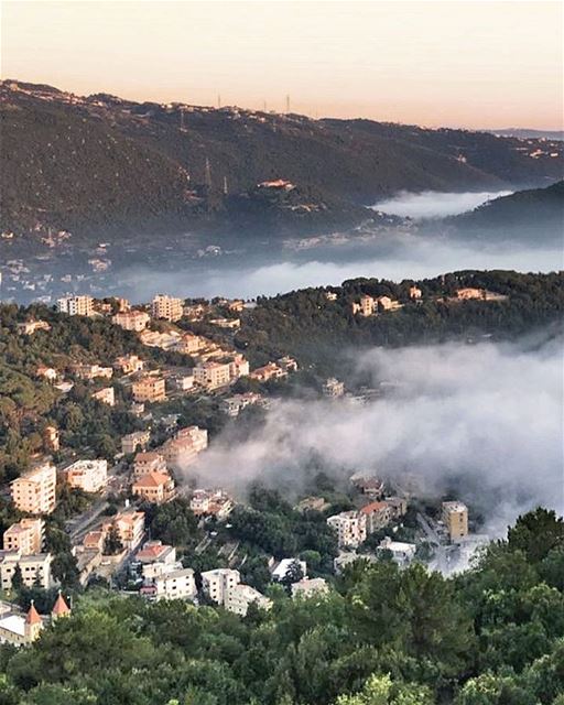 Clouds invading ☁️☁️@livelovekesserwan  lebanonuntravelled @beirut.live  ... (El Kfour, Mont-Liban, Lebanon)