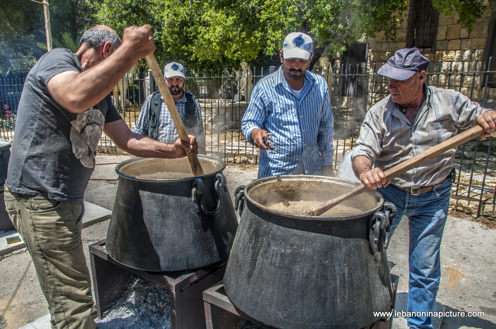 Cooking Hrissé (Mizyara, North Lebanon)