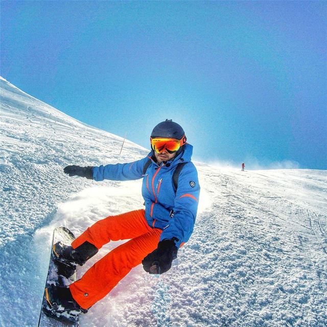 Dashing through the snow ! snowboarding livelovemzaar livelovelebanon...