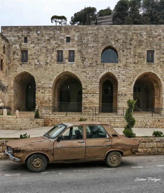 Deir LQamar @lebanese_classics...هالسيارة مش عم تمشي...... Lebanon ...