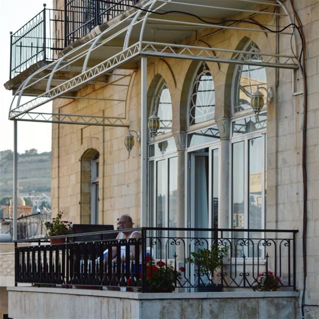 Évasion sur son balcon 😎•••••••••••••••••••••••••• Lebanon ... (Zahlé, Lebanon)