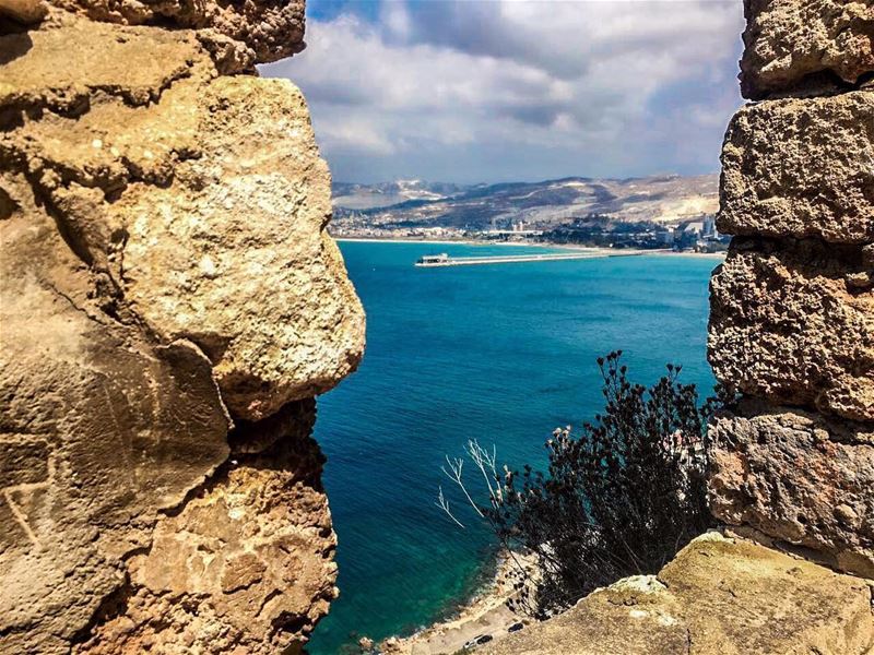 Every window has a story🌊 (Hamâte, Liban-Nord, Lebanon)
