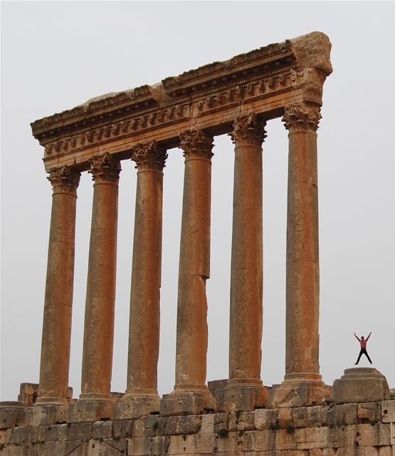 Felicidades a todos! Espero que vocês tenham uma ótima semana. Aproveitem... (Baalbeck, Béqaa, Lebanon)