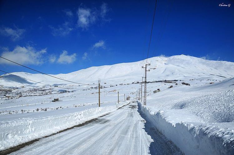 Fill your life with adventures 🚙❄️  february  snow  cold  white  blue ... (Kanat Bakich)