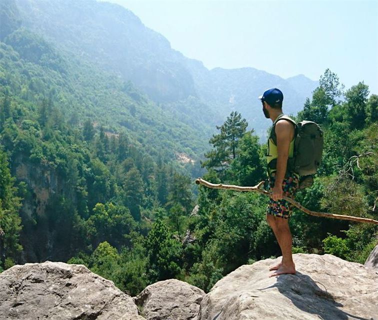 Finally tried barefoot hiking 😁  vsco ... (Janné, Mont-Liban, Lebanon)