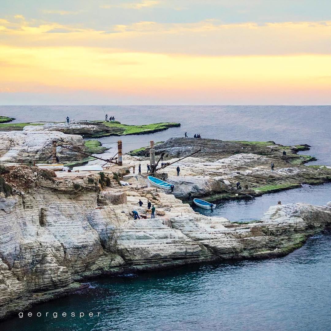 "Fishermen" Rawché, Beirut 🇱🇧.... proudlylebanese  beautifullebanon... (Beirut, Lebanon)