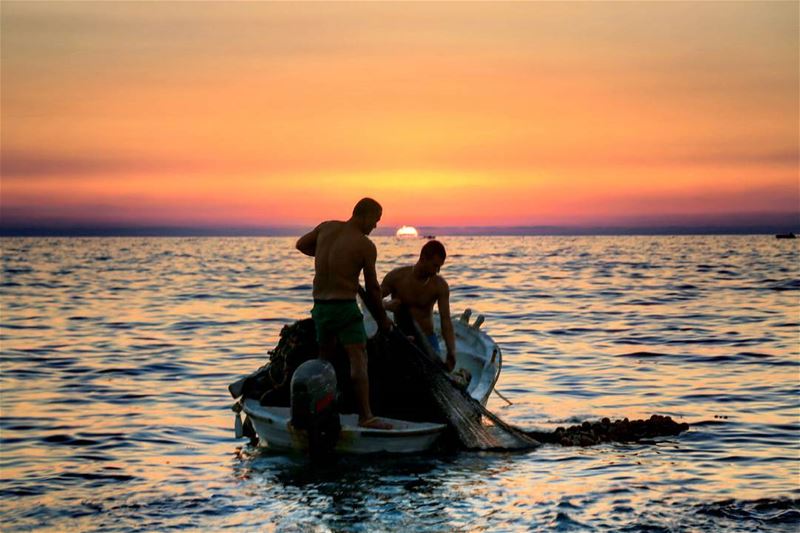 Fishing time. (Okaïbe Beach)