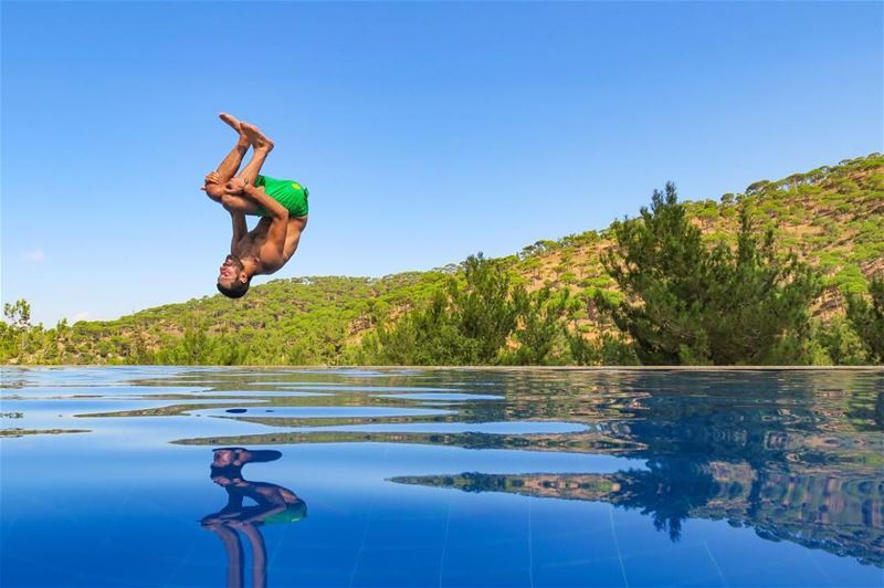 Flipping into the week 💙💚 After this perfect getaway @bluejayvalley 📷 @e (Blue Jay Valley)