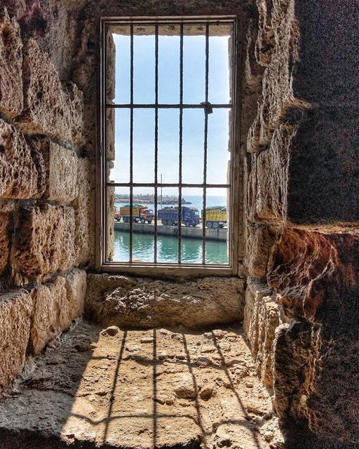 Frame view 🚛🚚.. frame view photography  picture lebanon... (Saïda, Al Janub, Lebanon)