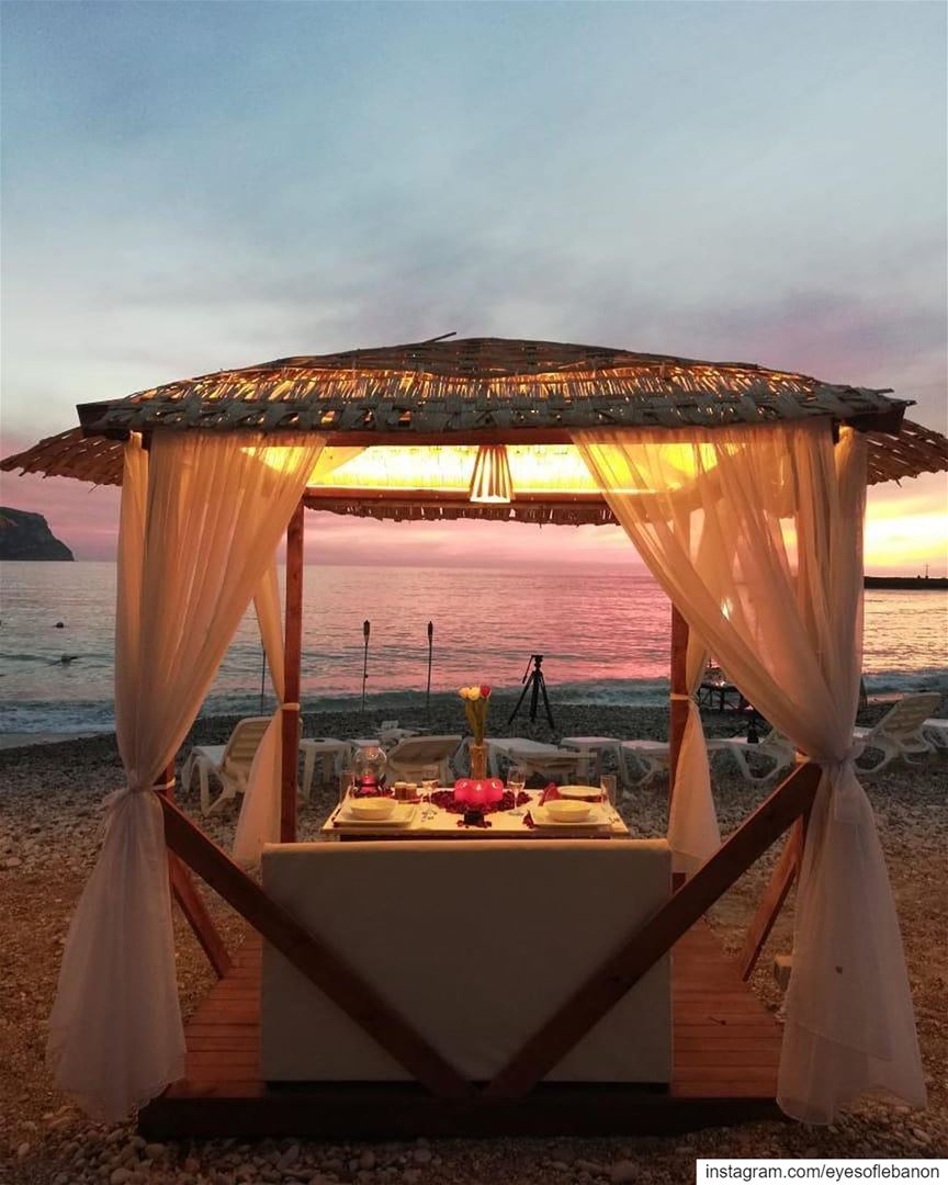 Give away time 🥳The amazing @sealenaresort gives the chance for 1 couple... (Sealena BeachBar)