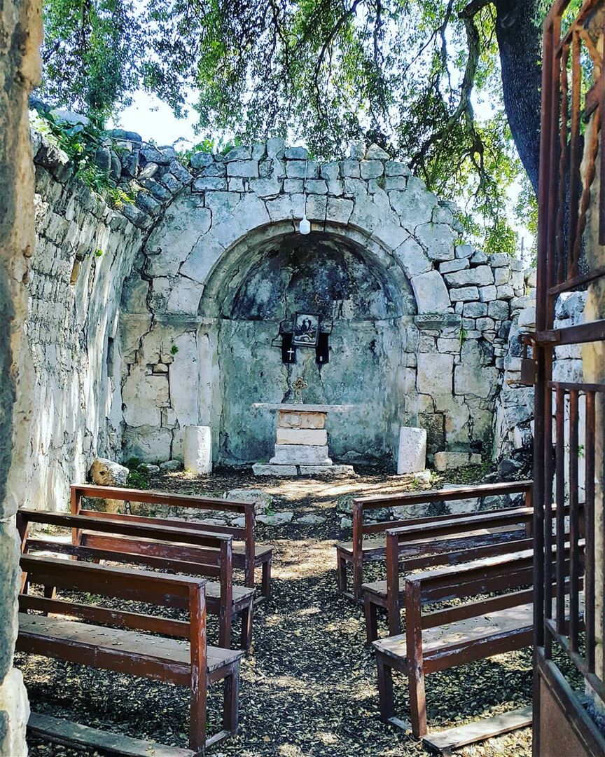 "Go where your prayers take you" church oldplaceshavesoul nature... (Smar Jubayl, Liban-Nord, Lebanon)