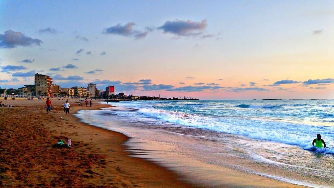Good evening dear followers with this amazing view Photo taken by @places. (Saida Beach)
