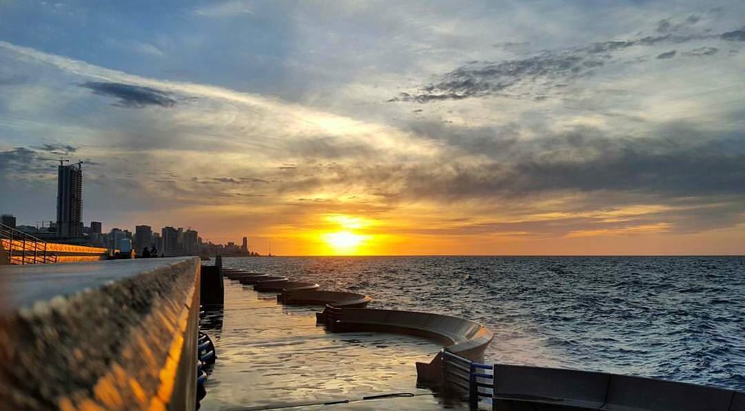 Good evening dear followers with this amazing viewPhoto taken by @livelov (Beirut,biel)