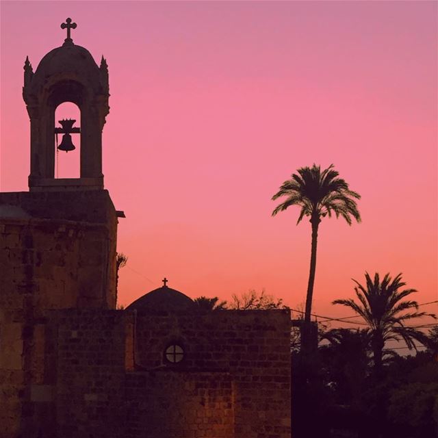 🌴💒🌴💕 Good evening igers 🌅🌴🔥..... church  architecture  old ... (Byblos)