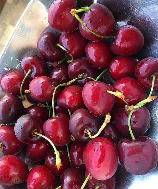 Good Morning 🍒🍒🍒. fruits food eat yummy nomnom foodie foodporn... (Beirut, Lebanon)