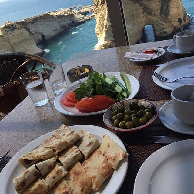 Good Morning Lebanon and hello Sunday!!! (Bayrock - Raouche)