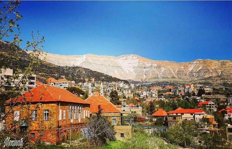 Good morning  lebanon from  baskinta 🏡🏔🏡 thanks @mozinati for sharing 🌲 (Baskinta, Lebanon)