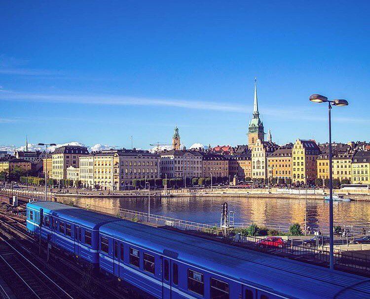 Good morning people 💚.. have a nice day 🌸By: @stockholmphotographer ... (Gamla Stan Sthlm)
