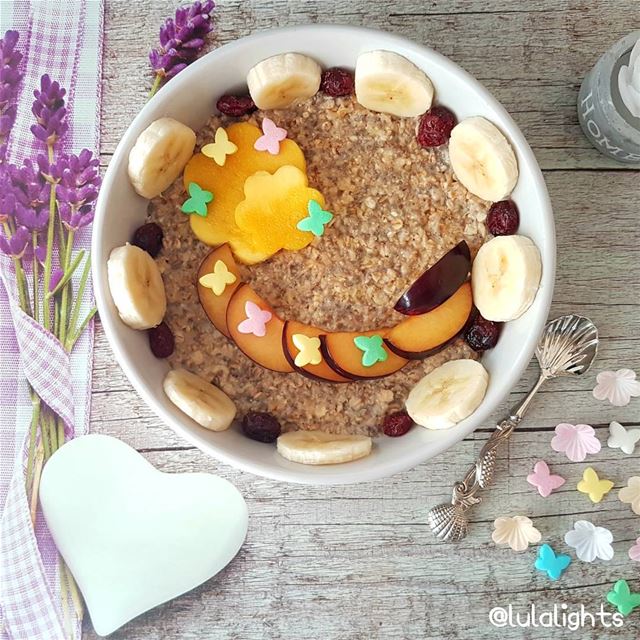 ☉Goodmorning Friends☉Happy Sunday🤗Cinnamon oats with mango,plums, banana, (Germany)