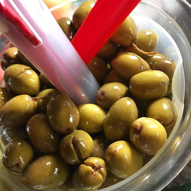 Green olives are the best 😍. goodmorning  food eat yummy nomnom foodie... (Beirut, Lebanon)