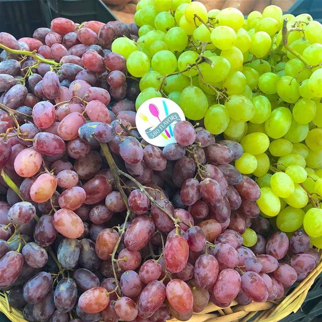 Green or red?! 🍇 i go for red grapes 😍😋  zgharta  ehden ...... (Zgharta)