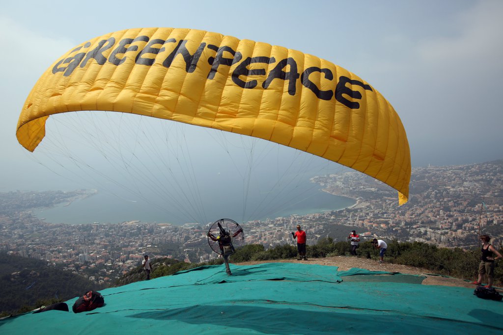 Greenpeace Paramotor