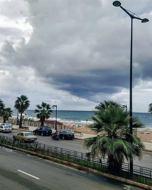 Grey weather.. not mood!Hello October..🌫🌣🌫By @truewealth_manal_tamim... (Ramlat Al Bayda', Beyrouth, Lebanon)