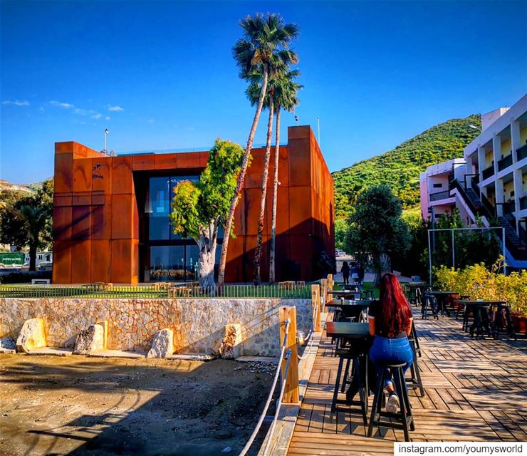 Happiness is a good musuem🏤 with an amazing view⛰️ and a cup of coffee ☕ (Nabu Museum)