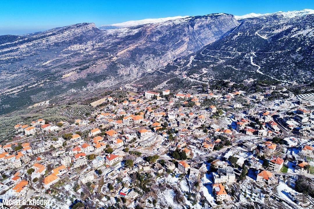 Happy weekend igers 😎 AboveLebanon  Lebanon  LiveLoveBeirut  flybeirut ... (Douma, Liban-Nord, Lebanon)