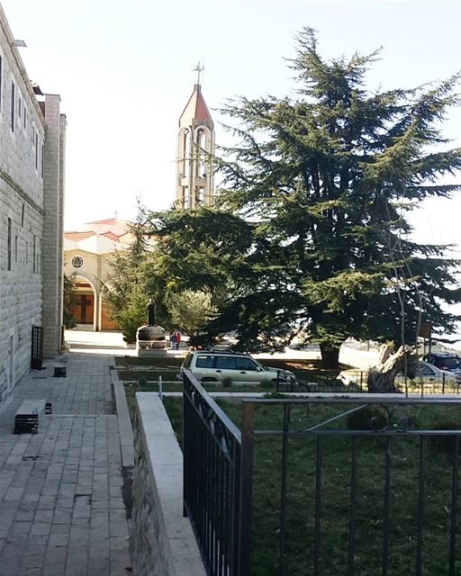 Have a blessed Sunday everyone💜🙏 lebanon  lebanon_hdr  lebanonmania ... (Annaya - Saint Charbel.)