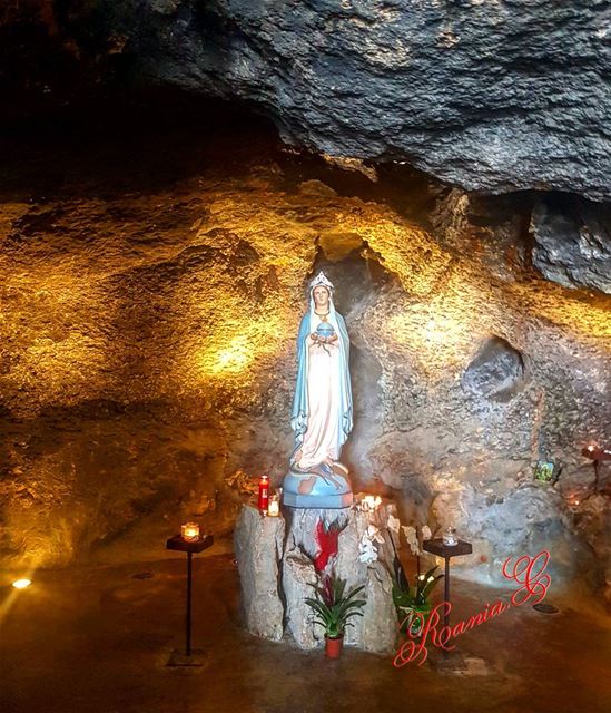 Have a blessed sunday La grotte de la sainte vierge a yassou3 l... (Jesus The King Zouk)