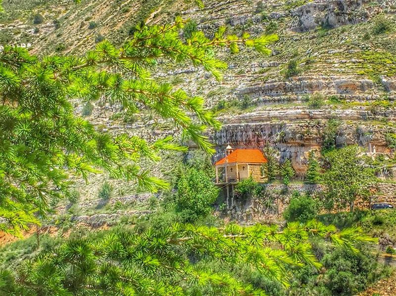 Have a happy blessed Sunday ☀️😎 livelovebeirut  wearelebanon  lebanon... (Akoura, Mont-Liban, Lebanon)