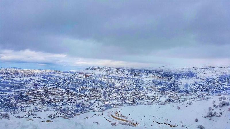 Hello !! From Zaarour ❄️  livelovebeirut  wearelebanon   lebanon... (Zaarour Mountain)