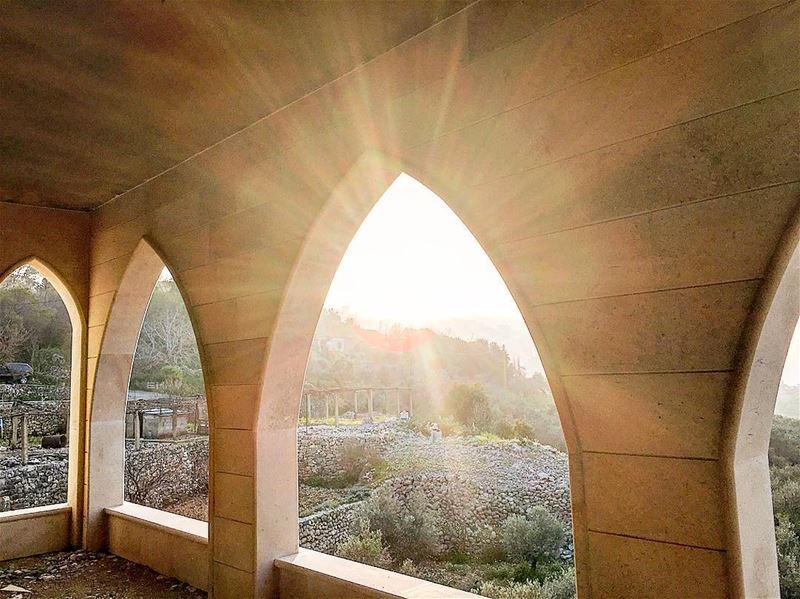 " Here Comes The Sun..." whatsuplebanon wearelebanon godblesslebanon... (Batroûn)