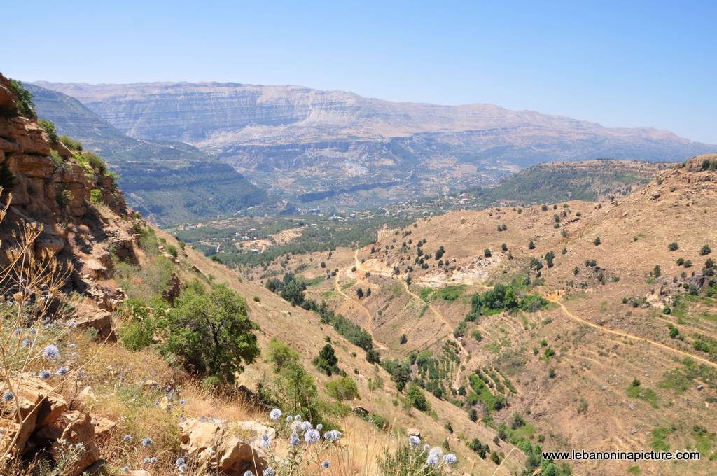 Hiking in Akoura with Promax