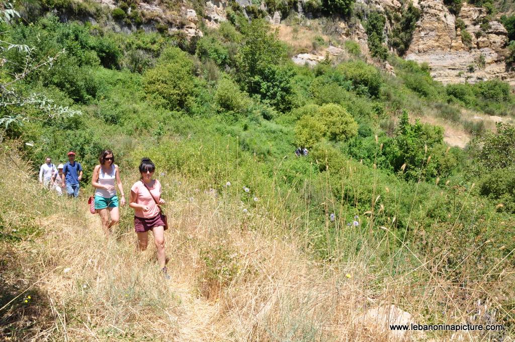 Hiking in Akoura with Promax