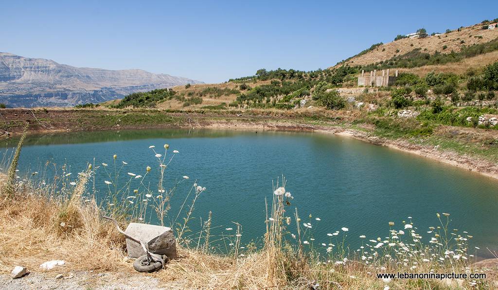 Hiking in Akoura with Promax