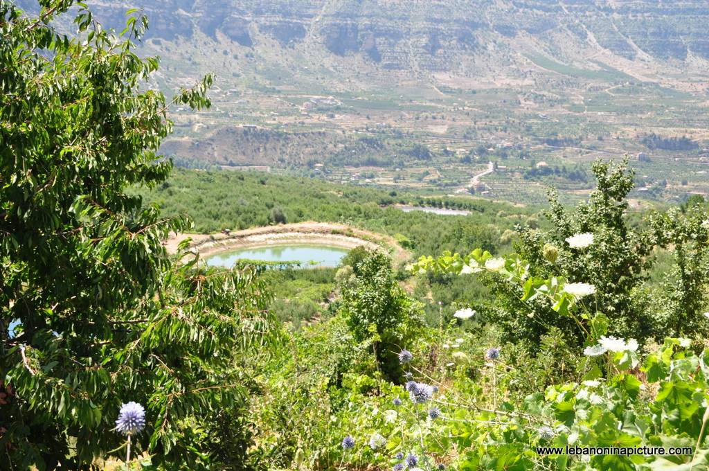 Hiking in Akoura with Promax