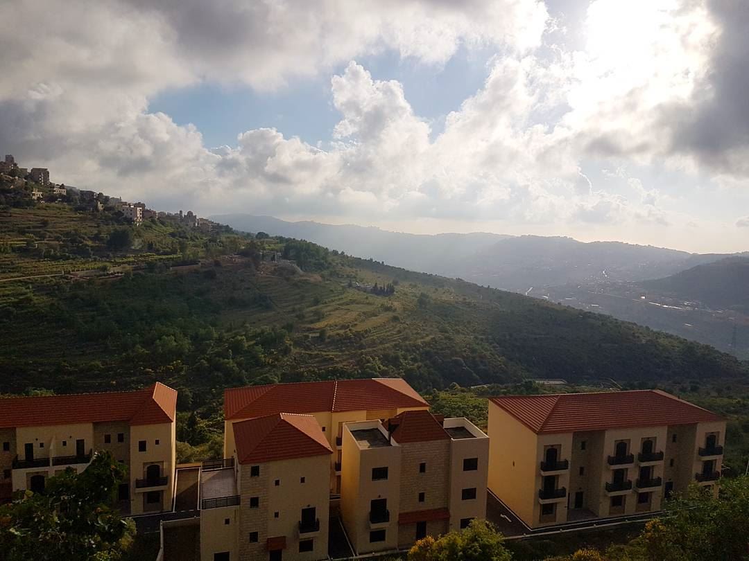 Home...is where the heart is ig_lebanon  insta_lebanon  insta_jezzine ... (Bhamdoûn, Mont-Liban, Lebanon)