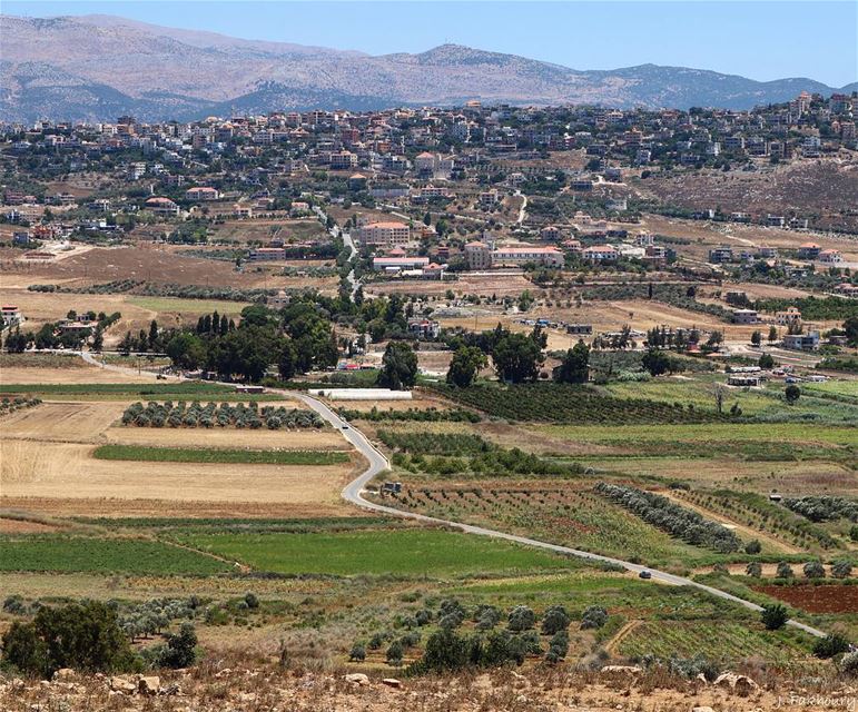 Hometown serenity @livelovemarjeyoun (Marjayoûn, Al Janub, Lebanon)