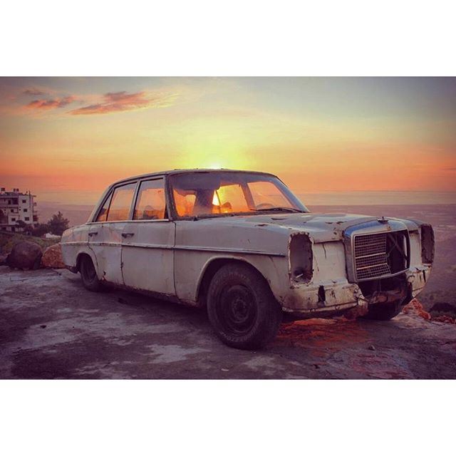 How many magical sunsets this car has witnessed 🌅 (`Akkar, Liban-Nord, Lebanon)