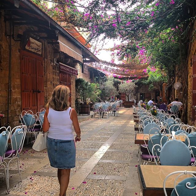 I love 😍 when my mom ruines my photos by her sudden appearance 🚶🏼‍♀️😅 (Byblos, Lebanon)