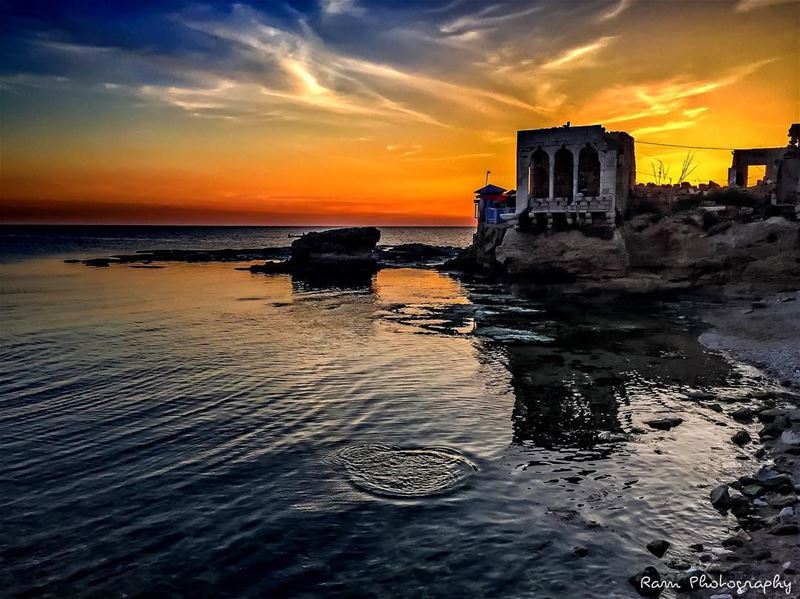 I've outrun the fears that chased, they're standing still... I'm running... (Al Batrun, Liban-Nord, Lebanon)