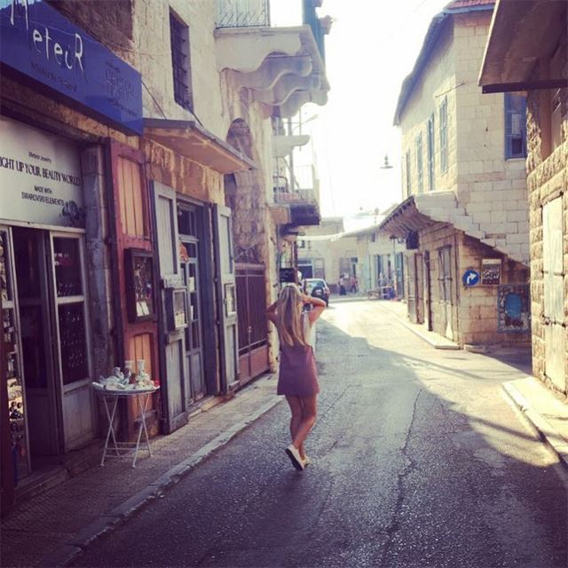 I was made for Sunny days ... doumalife ... keepwalkforward...... (Douma, Liban-Nord, Lebanon)