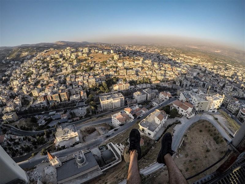 I wish you would step back from that Ledge, Architect ... (Zahlé, Lebanon)