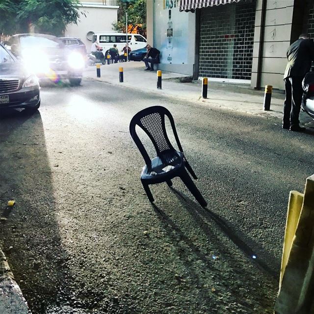 In praise of The Plastic Chair (5) (Beirut, Lebanon)