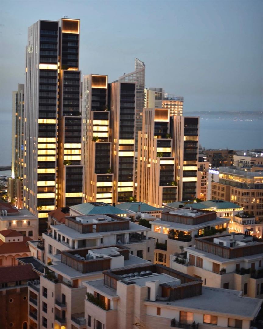 Incrível foto de Beirute tirada pelo @joe.sokhn 🇱🇧 Amazing pic of Beirut... (Beirut, Lebanon)
